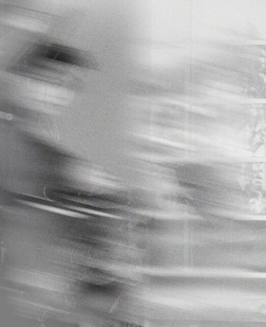 Speed doesnât erase form â it reveals another one. What the eye canât hold, the film remembers differently. Between one frame and the next, everything becomes something else.
#experimentalphotography #motionblur #filmphotography #abstractphotography #blackandwhite