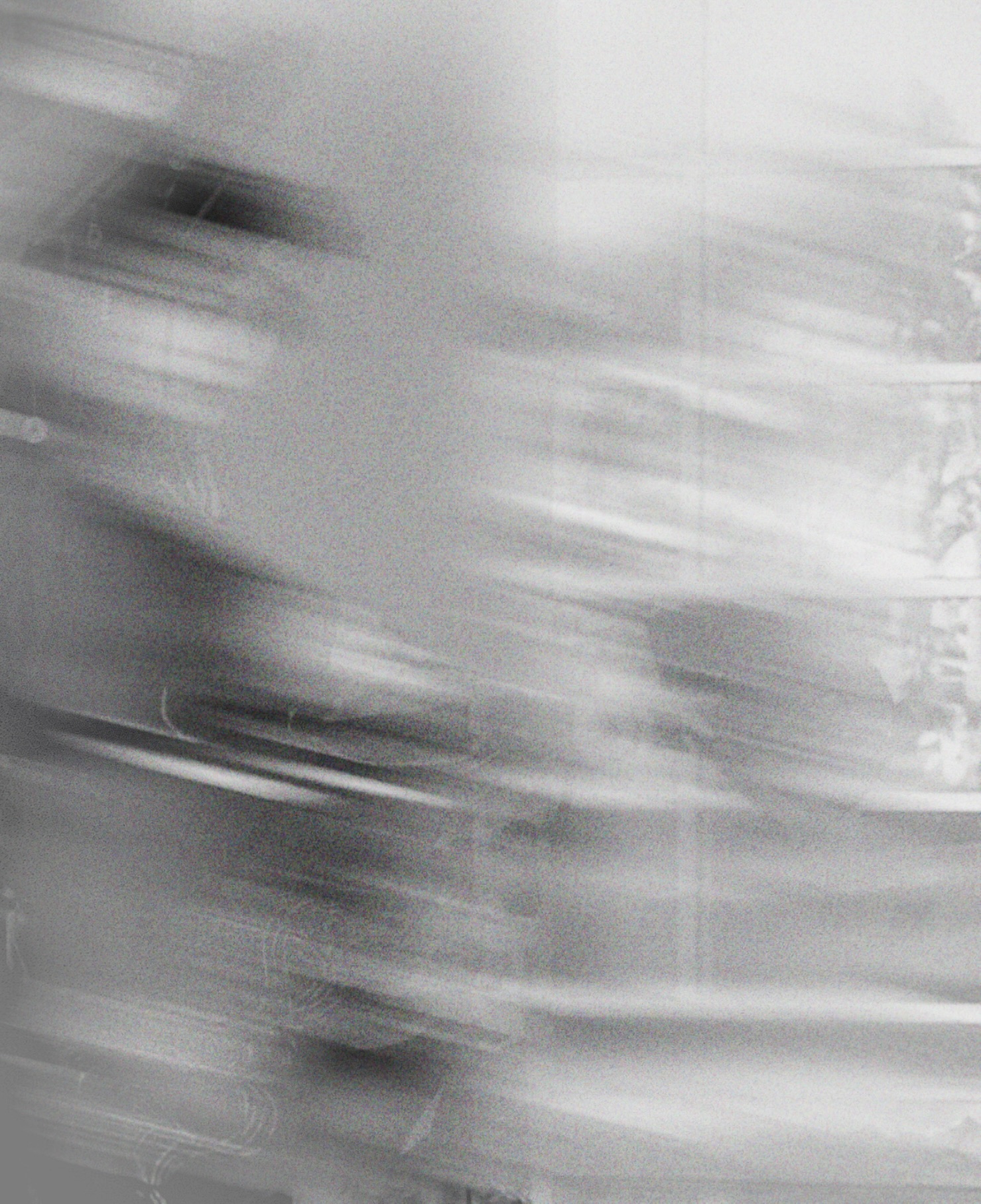 Speed doesnât erase form â it reveals another one. What the eye canât hold, the film remembers differently. Between one frame and the next, everything becomes something else.
#experimentalphotography #motionblur #filmphotography #abstractphotography #blackandwhite